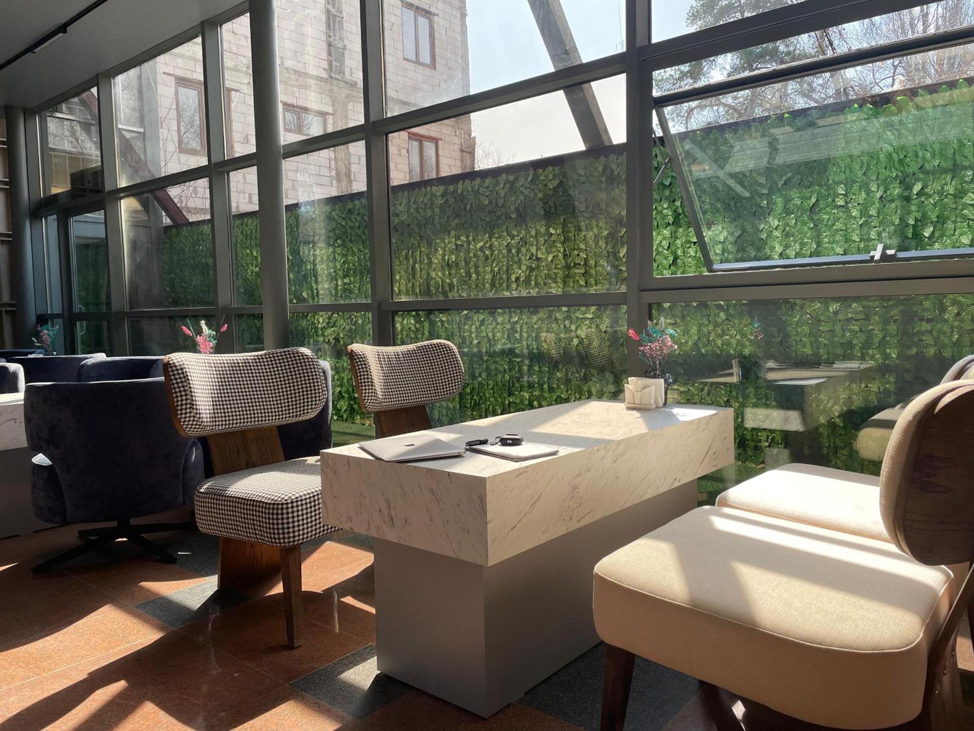 Aykun Hotel Almaty Eksteriør bilde
