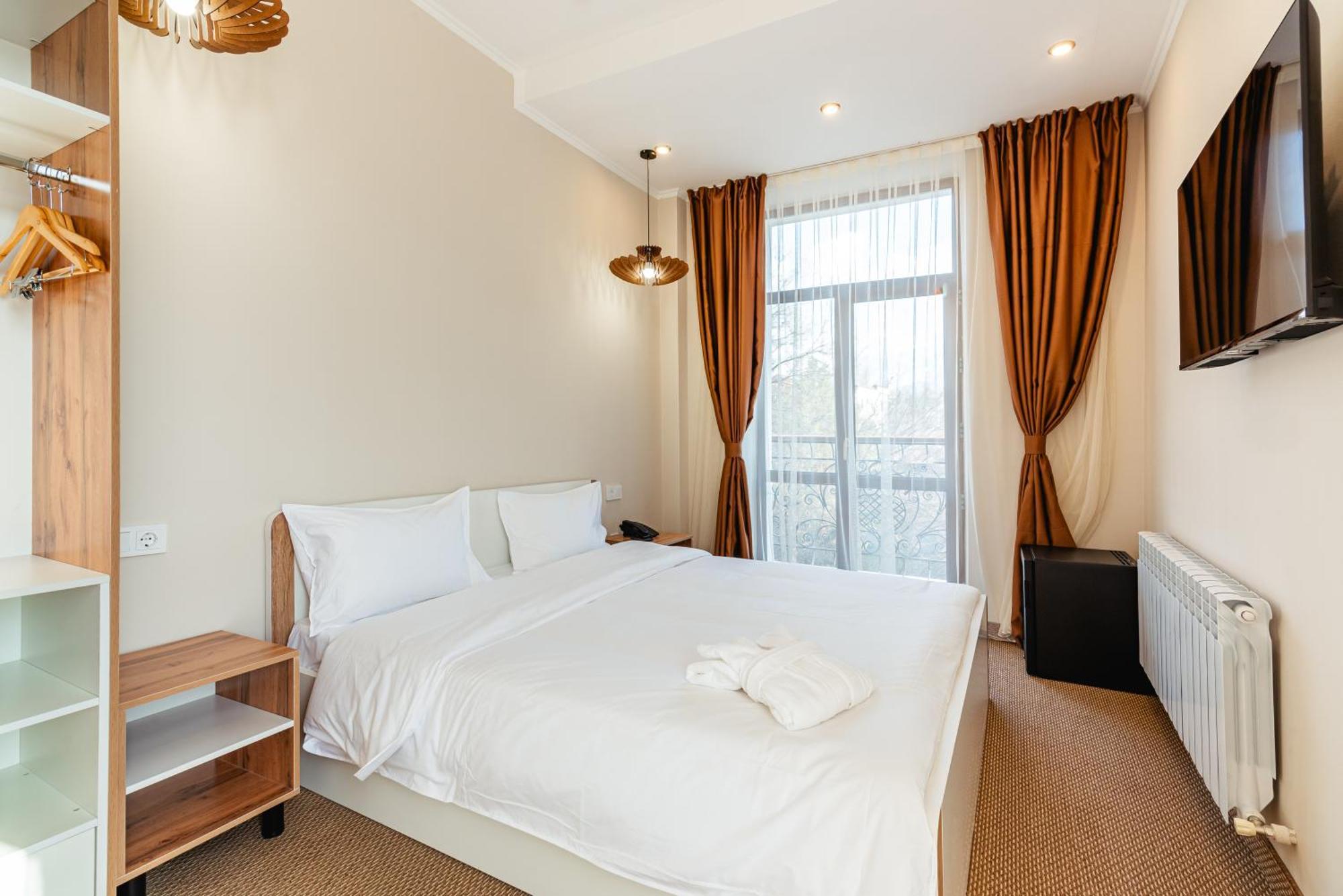 Aykun Hotel Almaty Eksteriør bilde